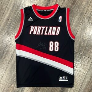 Portland Trail Blazers NBA Jersey size medium signed basketball adidas